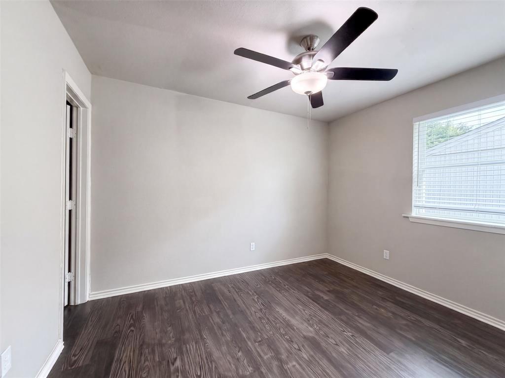 330 E Coral Way Property Photo 15