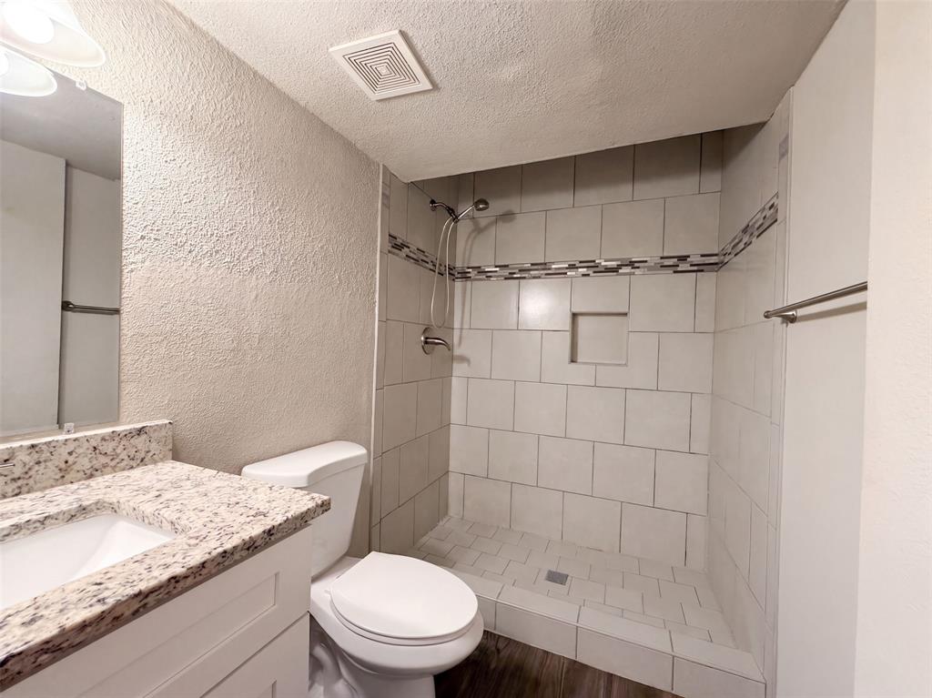 330 E Coral Way Property Photo 17