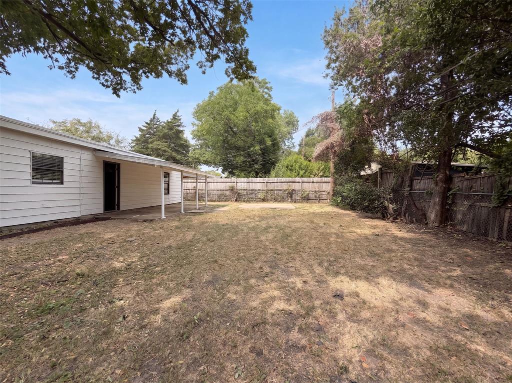 330 E Coral Way Property Photo 19