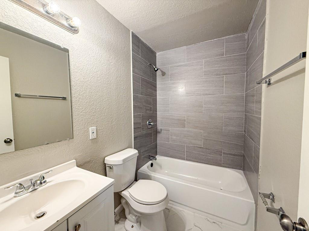 808 Blaylock Drive 201 Property Photo 17