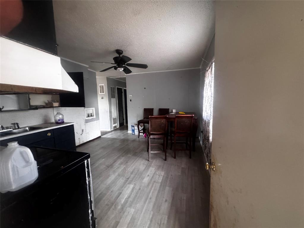 5257 Laguna Drive Property Photo 2