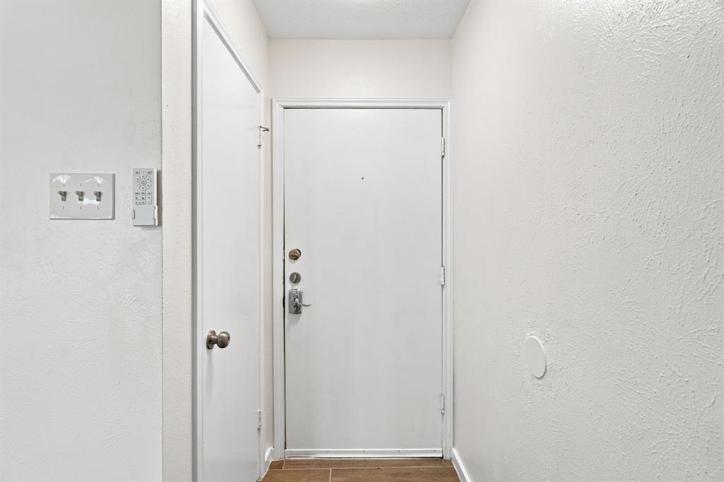15151 Berry Trail 910 Property Photo 5