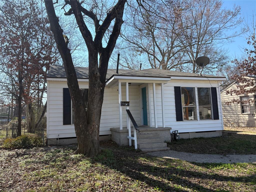 622 W 75th Street Property Photo 1