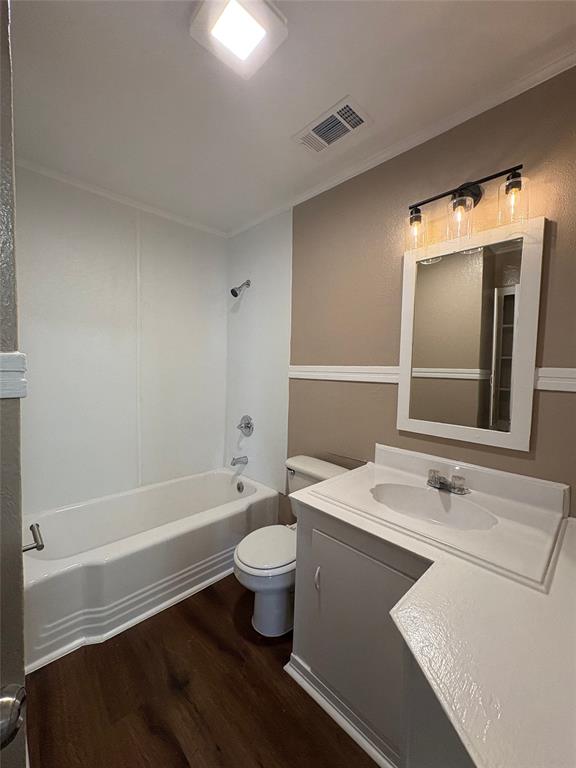 622 W 75th Street Property Photo 11