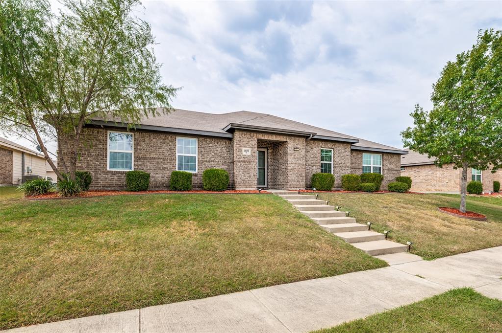 4022 Meadow Canyon Drive Property Photo 2