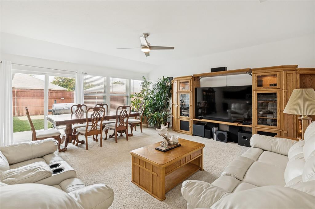 4022 Meadow Canyon Drive Property Photo 8