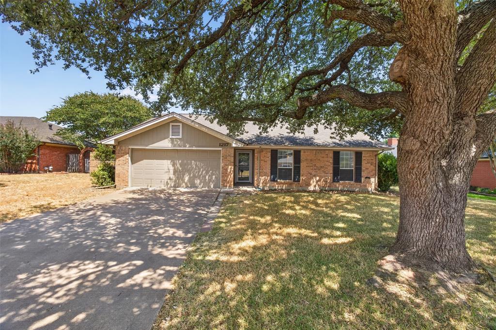1217 Stonelake Drive Property Photo 1