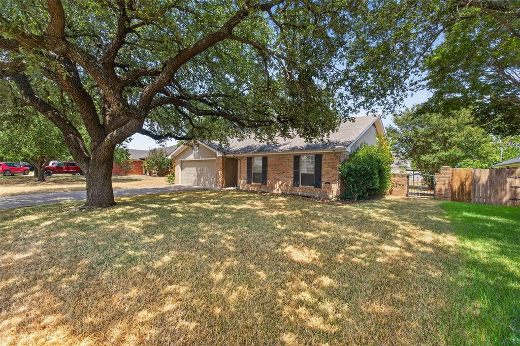 1217 Stonelake Drive Property Photo 3