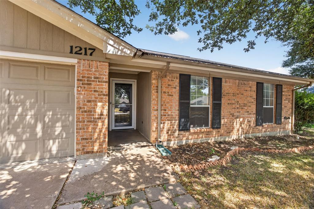 1217 Stonelake Drive Property Photo 4