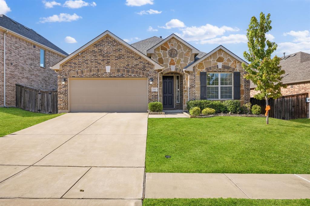 916 Llano Falls Drive Property Photo 1