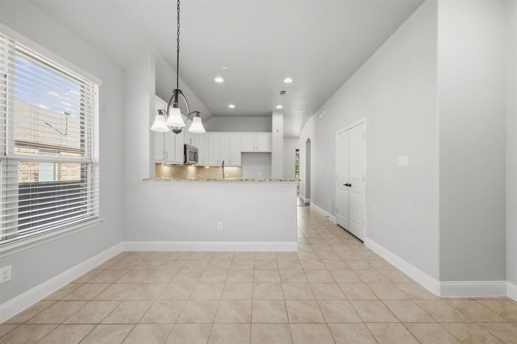 916 Llano Falls Drive Property Photo 7