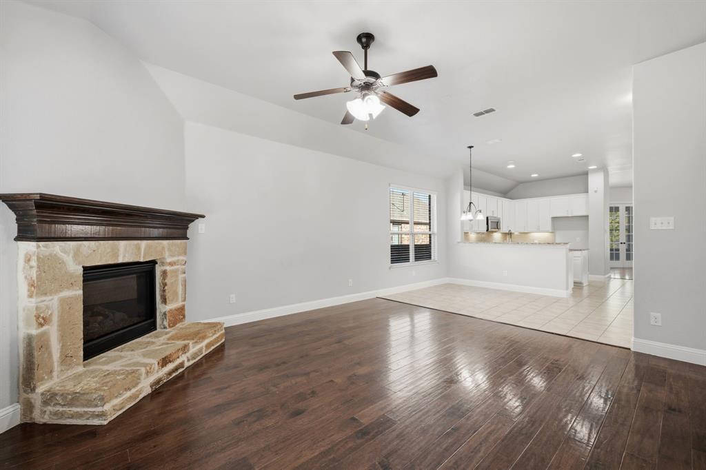 916 Llano Falls Drive Property Photo 9