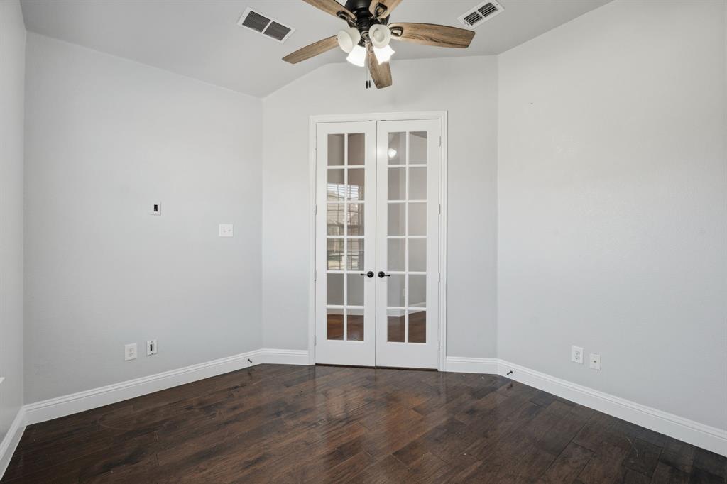 916 Llano Falls Drive Property Photo 15