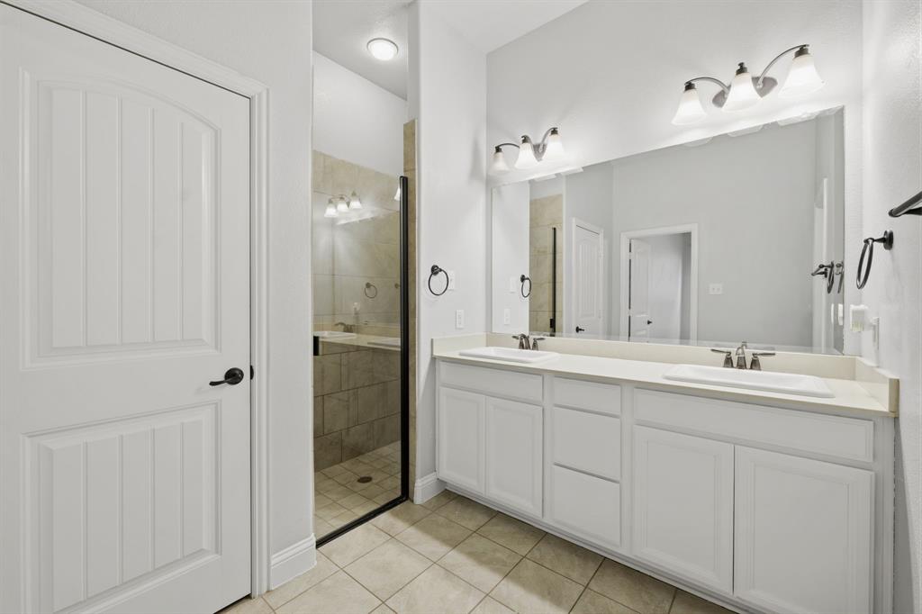916 Llano Falls Drive Property Photo 16