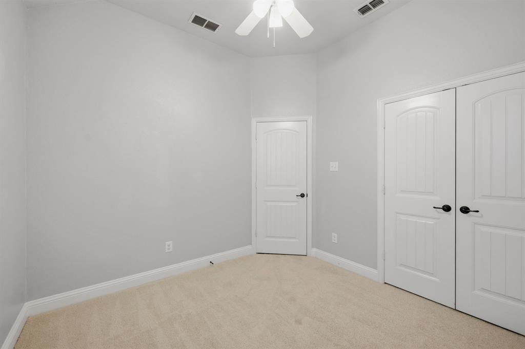 916 Llano Falls Drive Property Photo 22