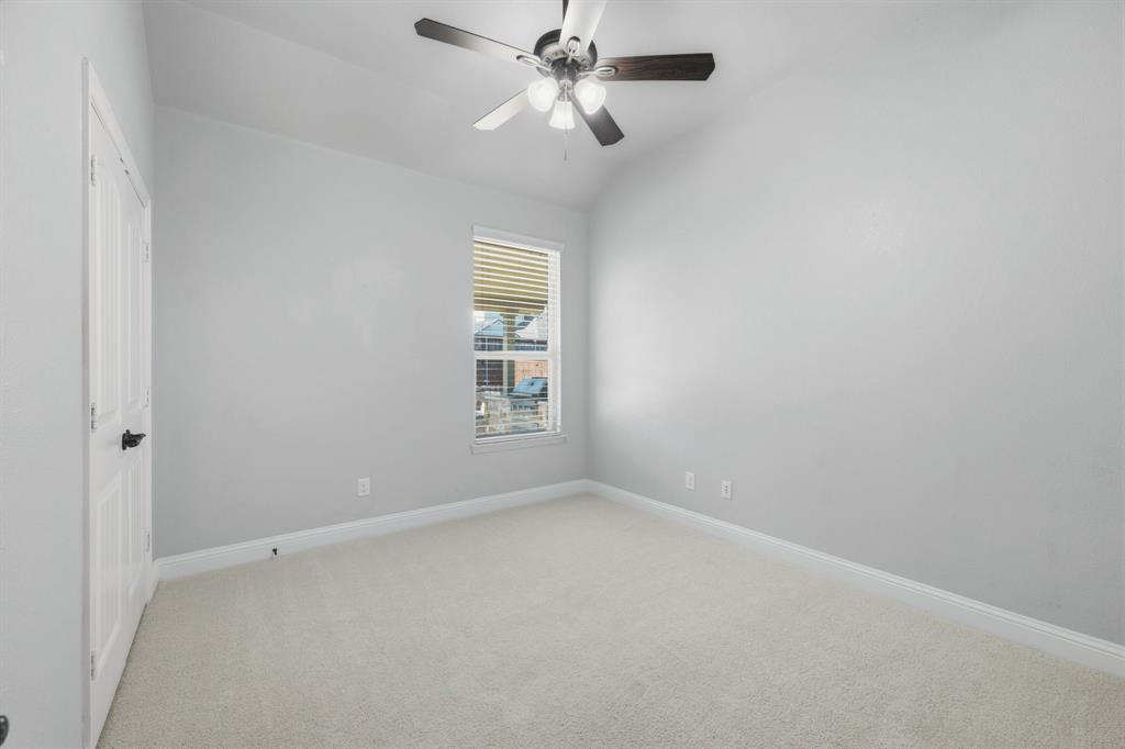916 Llano Falls Drive Property Photo 26