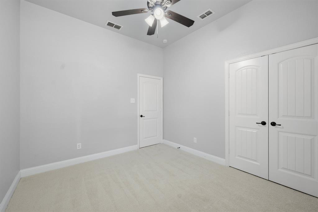 916 Llano Falls Drive Property Photo 27