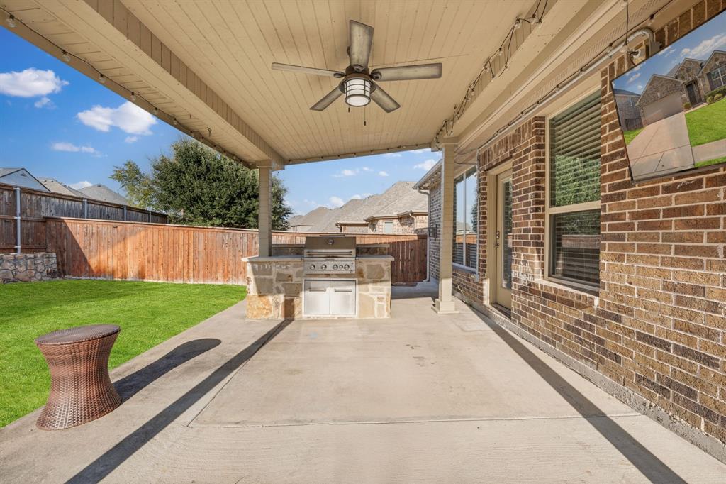 916 Llano Falls Drive Property Photo 32
