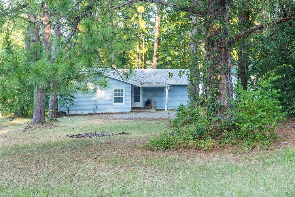 586 County Road 2298 Property Photo 2