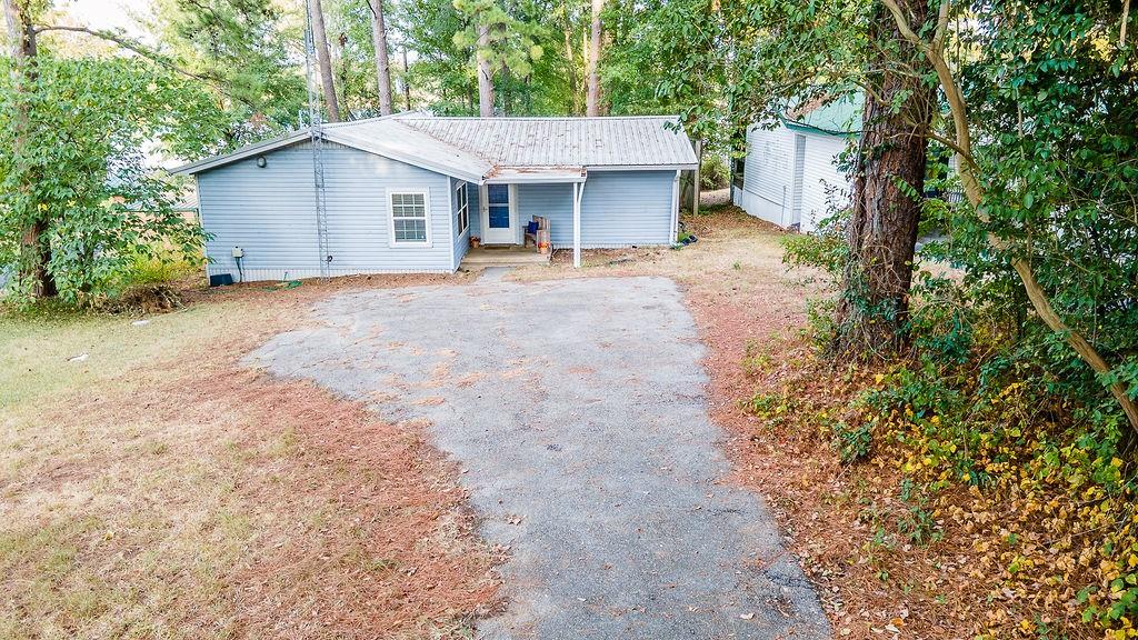 586 County Road 2298 Property Photo 6