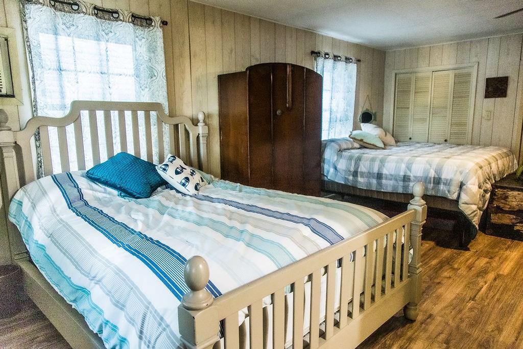 586 County Road 2298 Property Photo 21