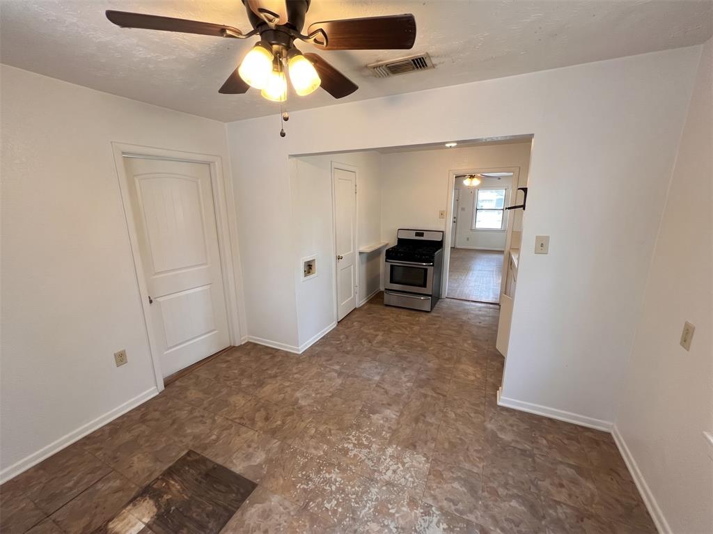 2311 Village Way Property Photo 11