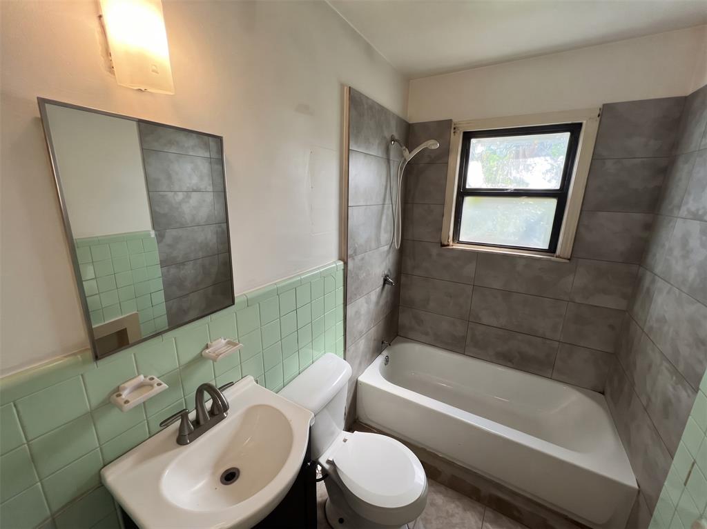 2311 Village Way Property Photo 17