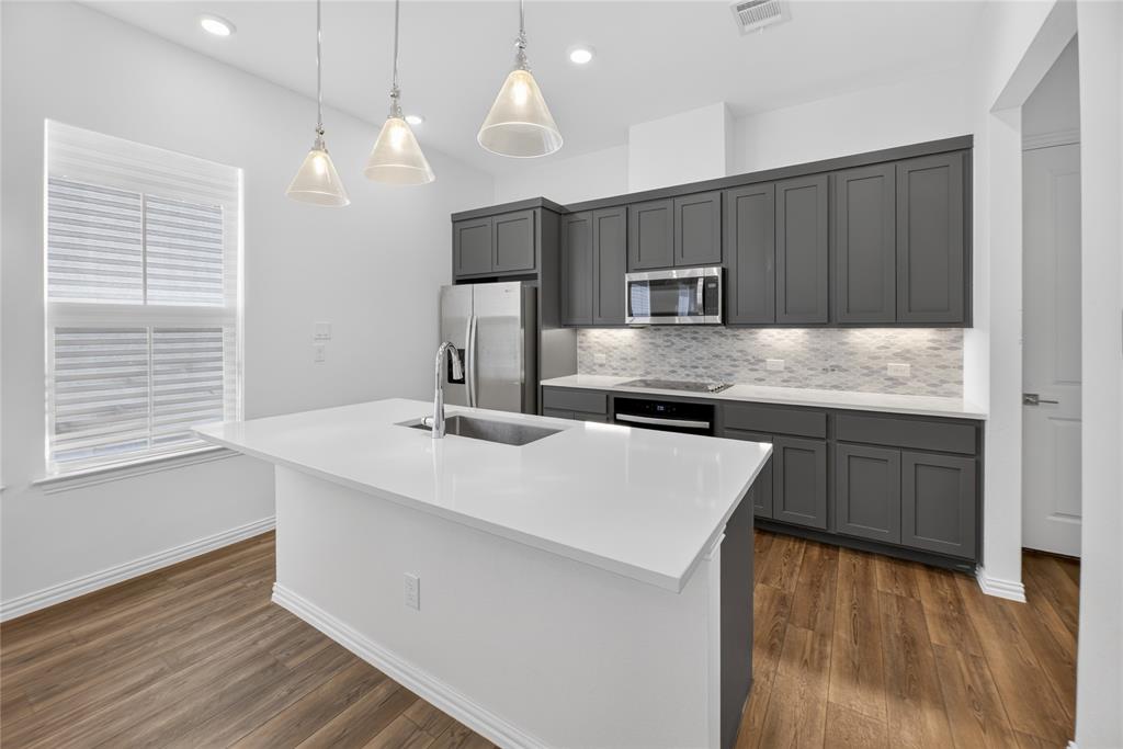 4713 Craymore Road Property Photo 4