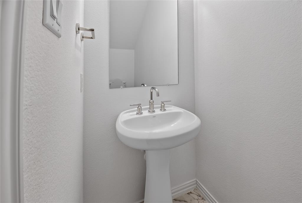 4713 Craymore Road Property Photo 9