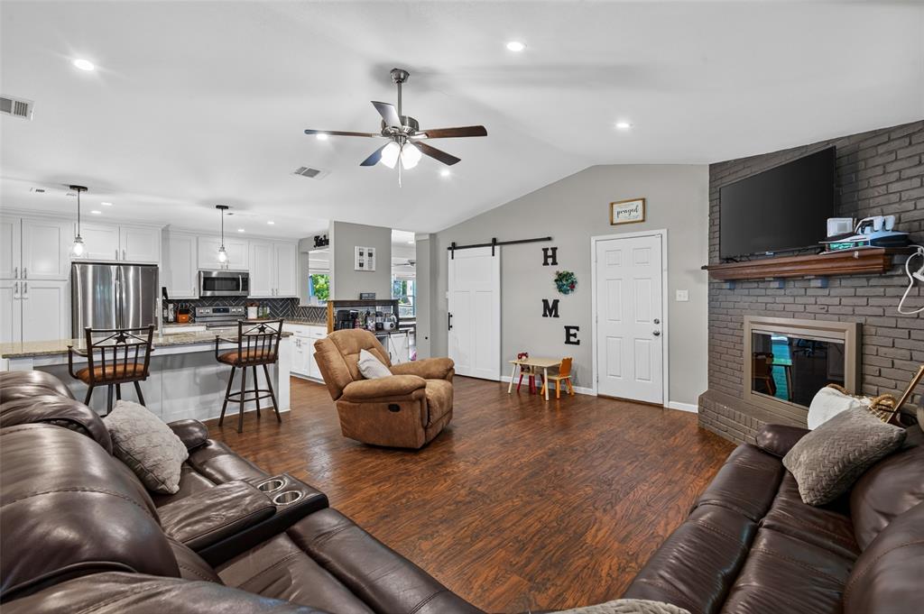 2400 Kent Circle Property Photo 7