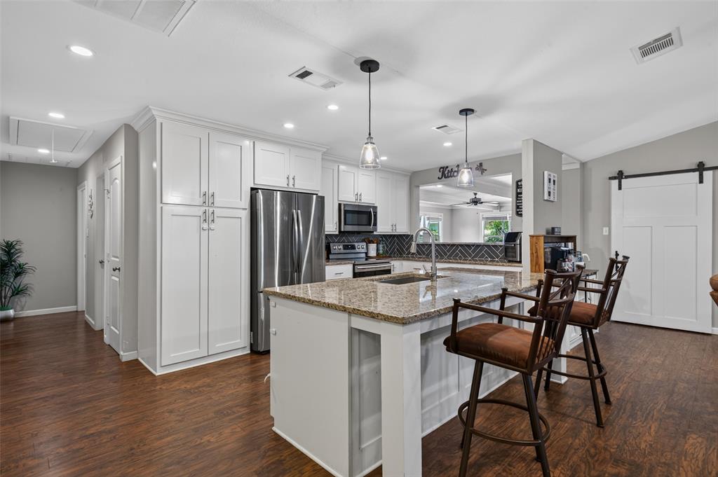 2400 Kent Circle Property Photo 8