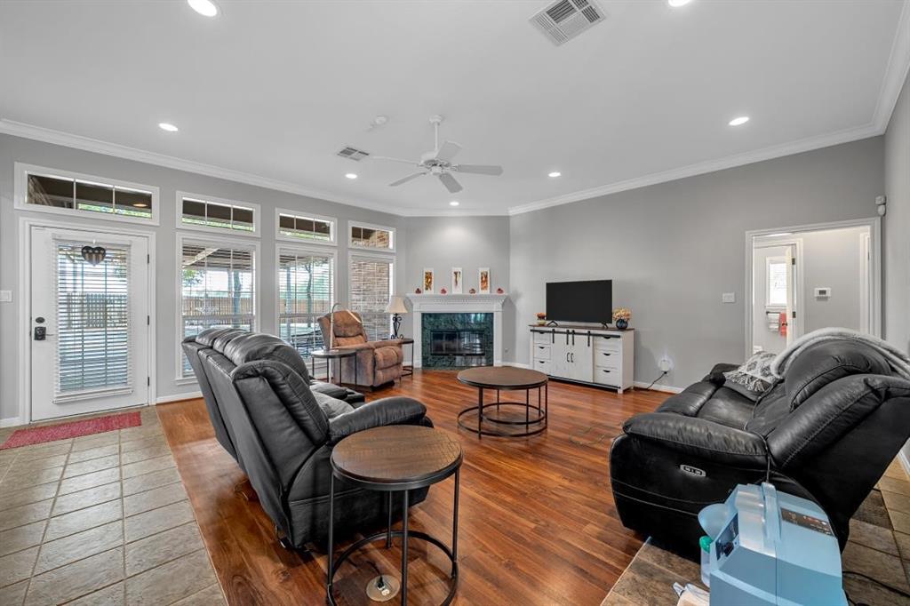 2324 Paddington Way Property Photo 6