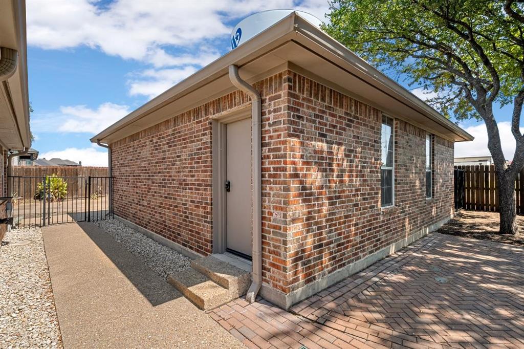 2324 Paddington Way Property Photo 33