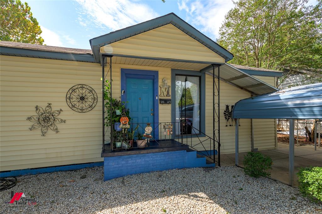 2524 Broadway Drive Property Photo 1