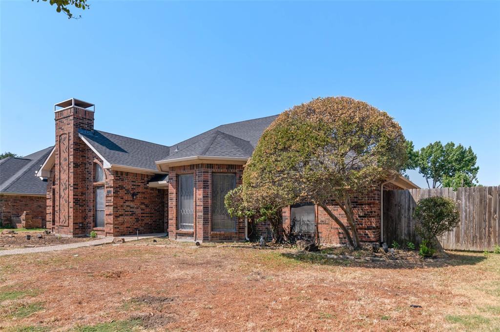 2703 Devonshire Drive Property Photo 2