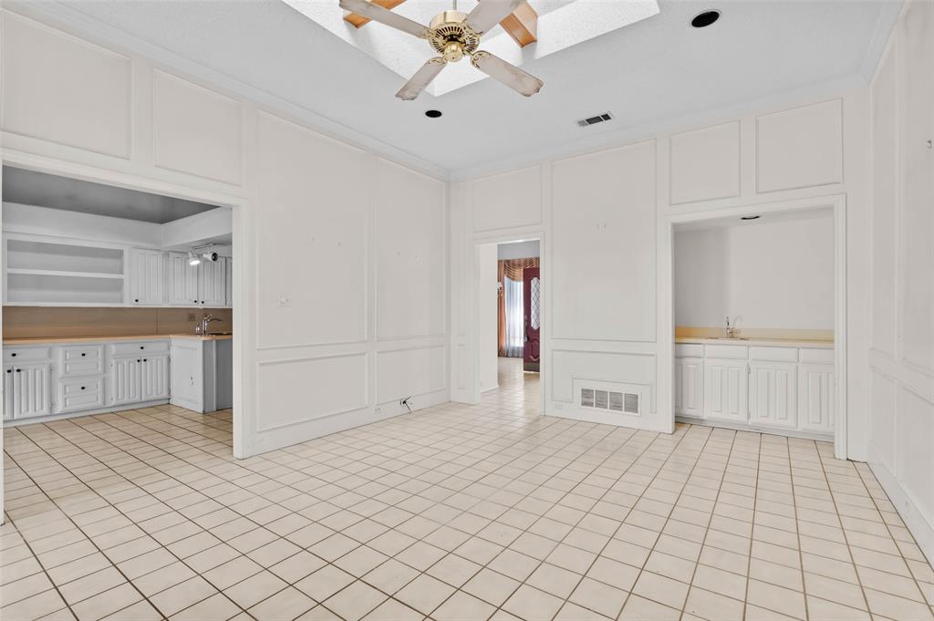 2703 Devonshire Drive Property Photo 8