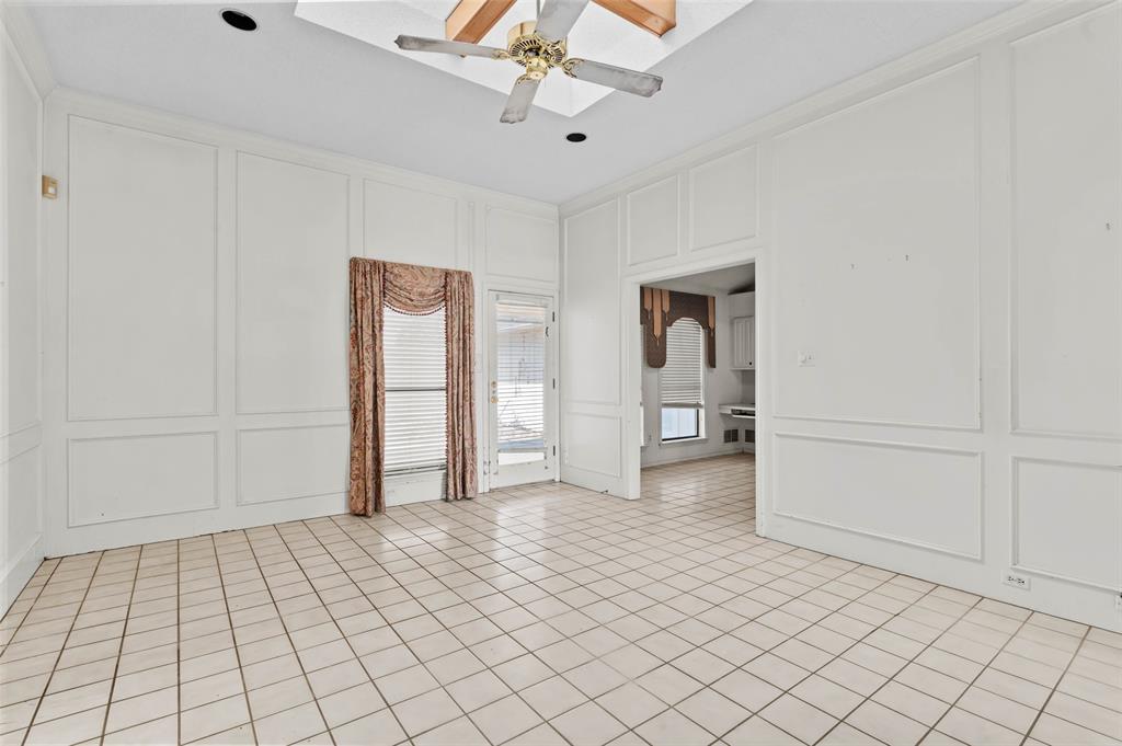 2703 Devonshire Drive Property Photo 11