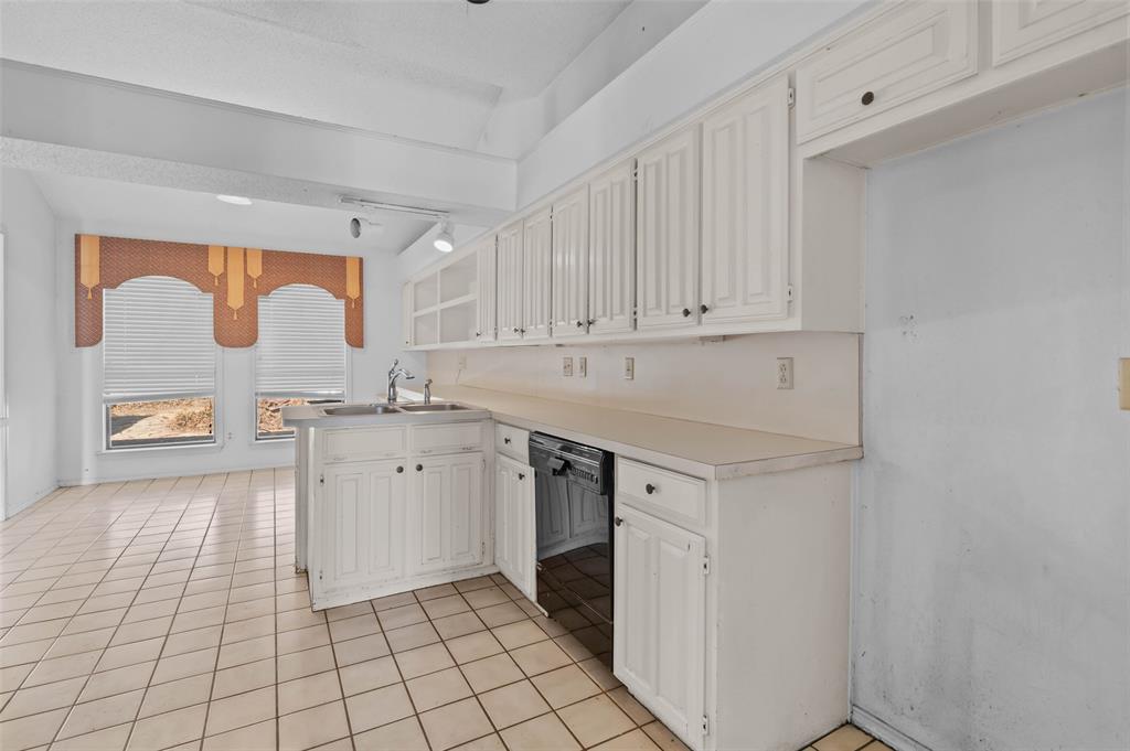 2703 Devonshire Drive Property Photo 14