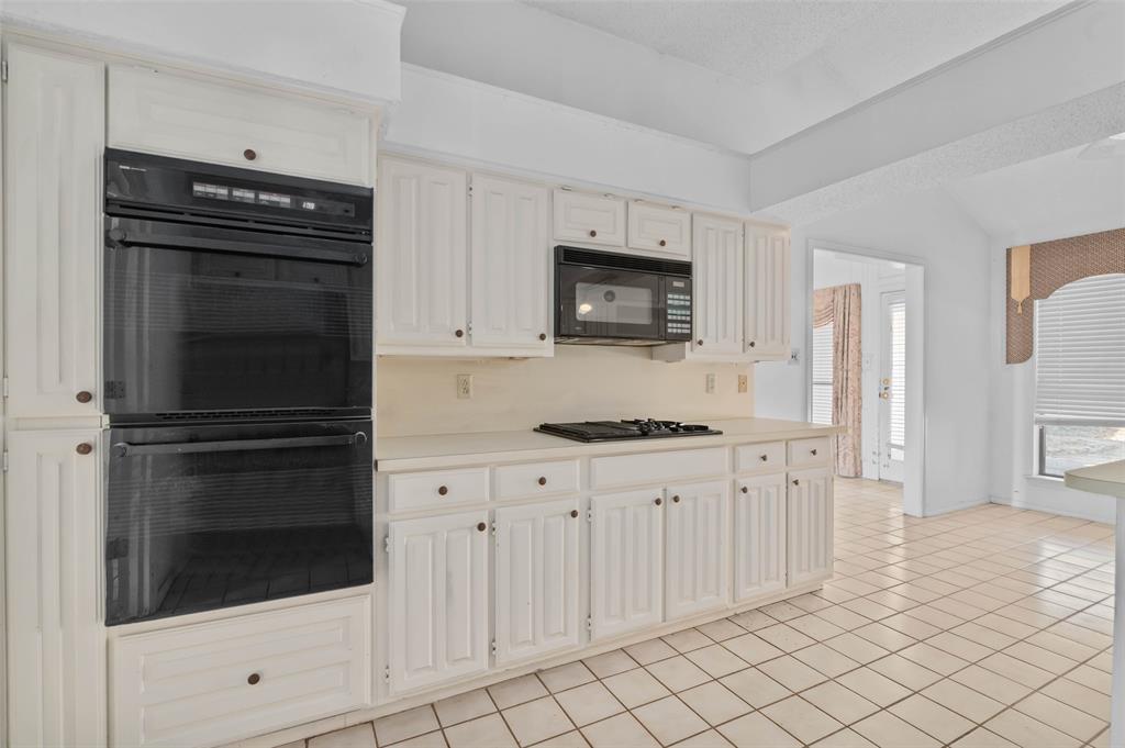 2703 Devonshire Drive Property Photo 15