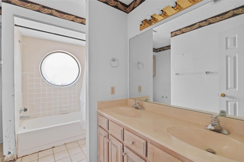 2703 Devonshire Drive Property Photo 18