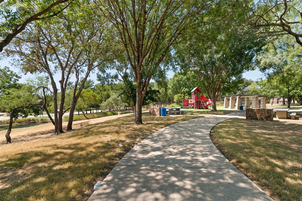 2703 Devonshire Drive Property Photo 31
