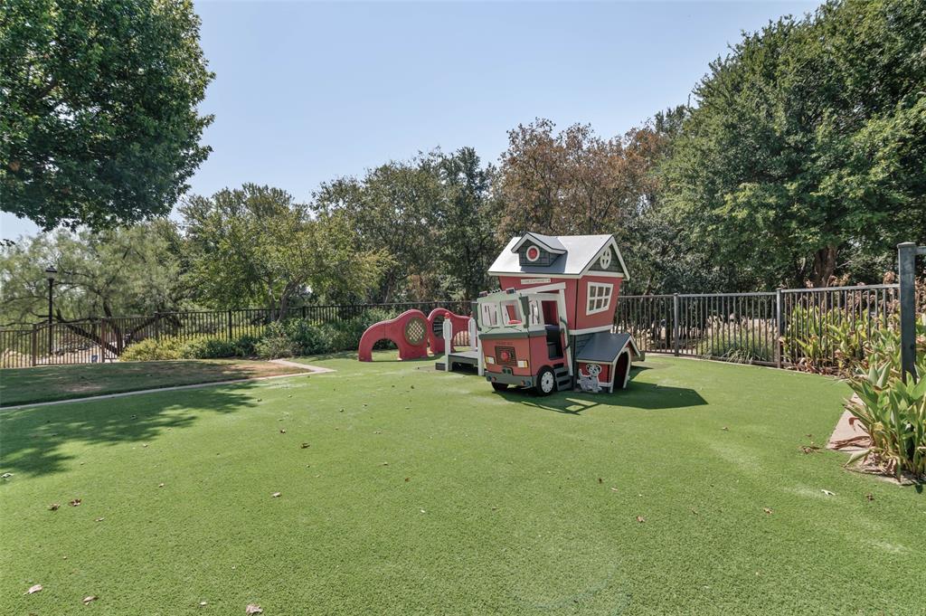 2703 Devonshire Drive Property Photo 33