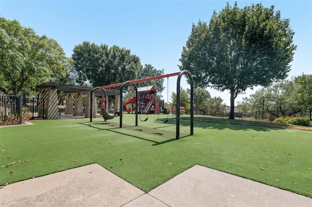 2703 Devonshire Drive Property Photo 34