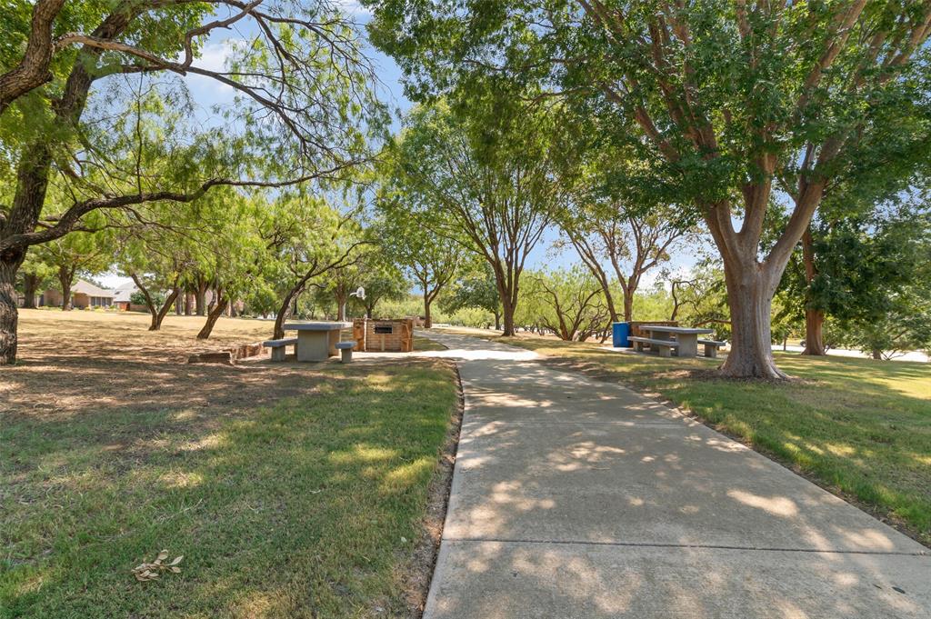 2703 Devonshire Drive Property Photo 36