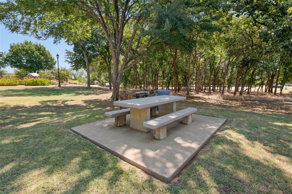 2703 Devonshire Drive Property Photo 38