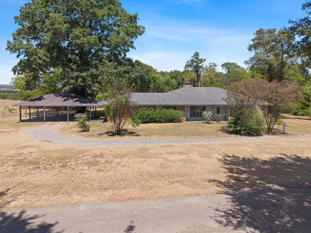 551 County Road 4203 Property Photo 4