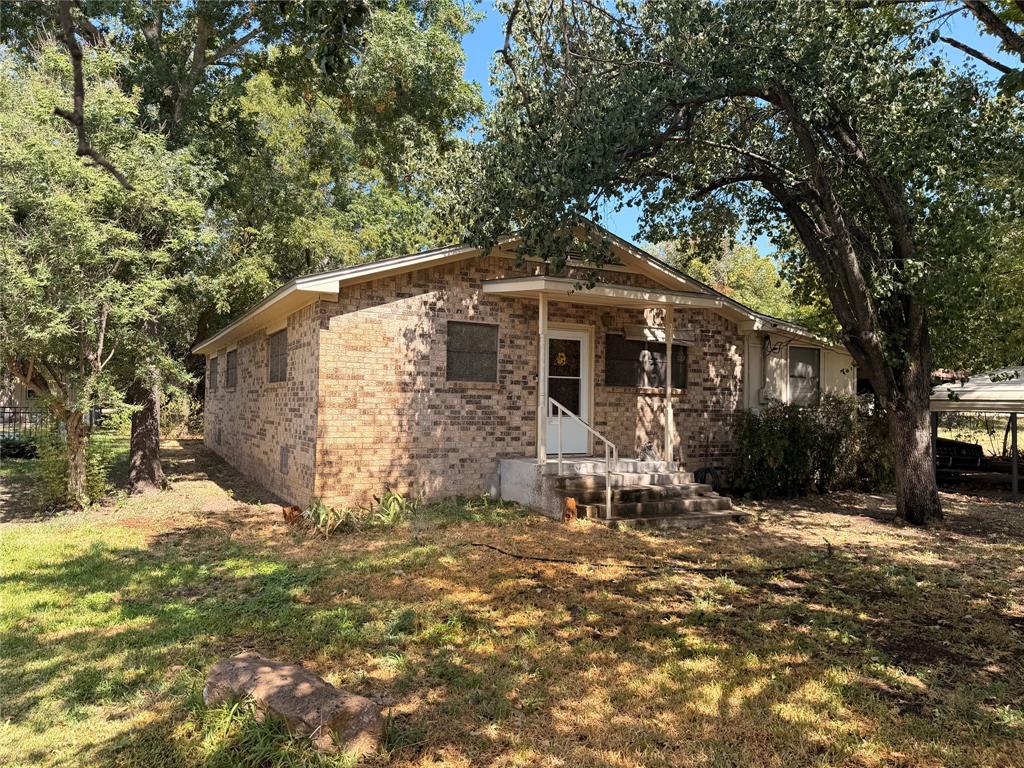319 S Fisher Street Property Photo 1