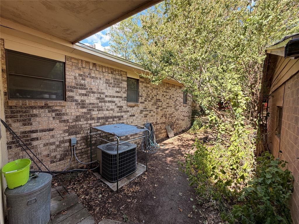 319 S Fisher Street Property Photo 13