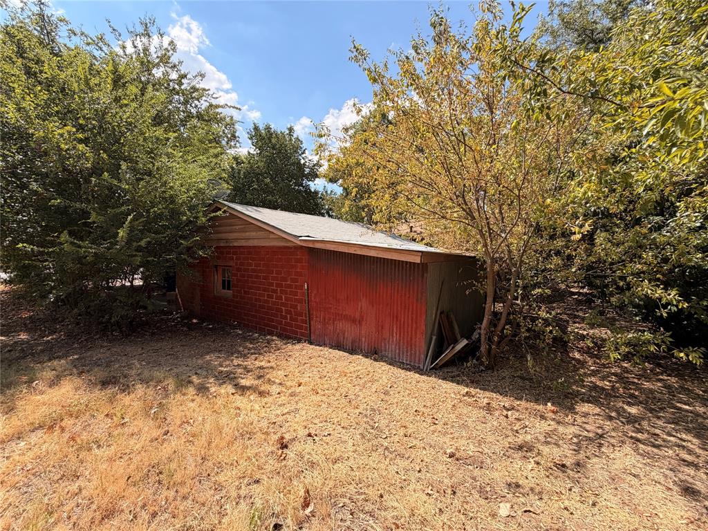 319 S Fisher Street Property Photo 14