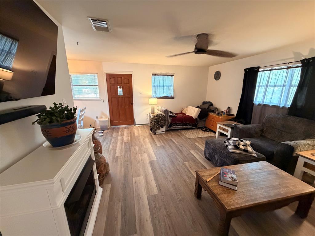 319 S Fisher Street Property Photo 20